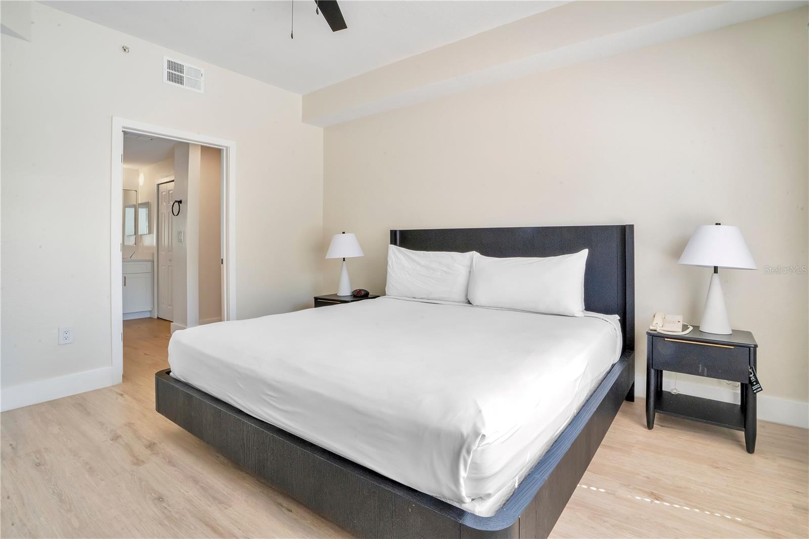 WORLDQUEST RESIDENCE - Residential