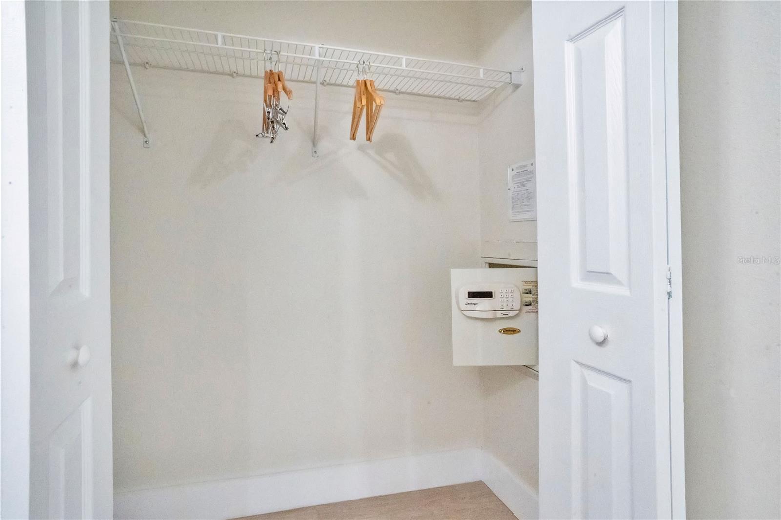 WORLDQUEST RESIDENCE - Residential