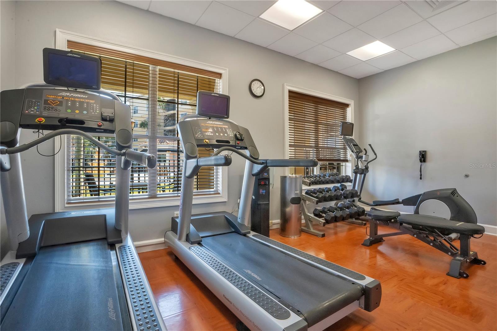 WORLDQUEST RESIDENCE - Residential