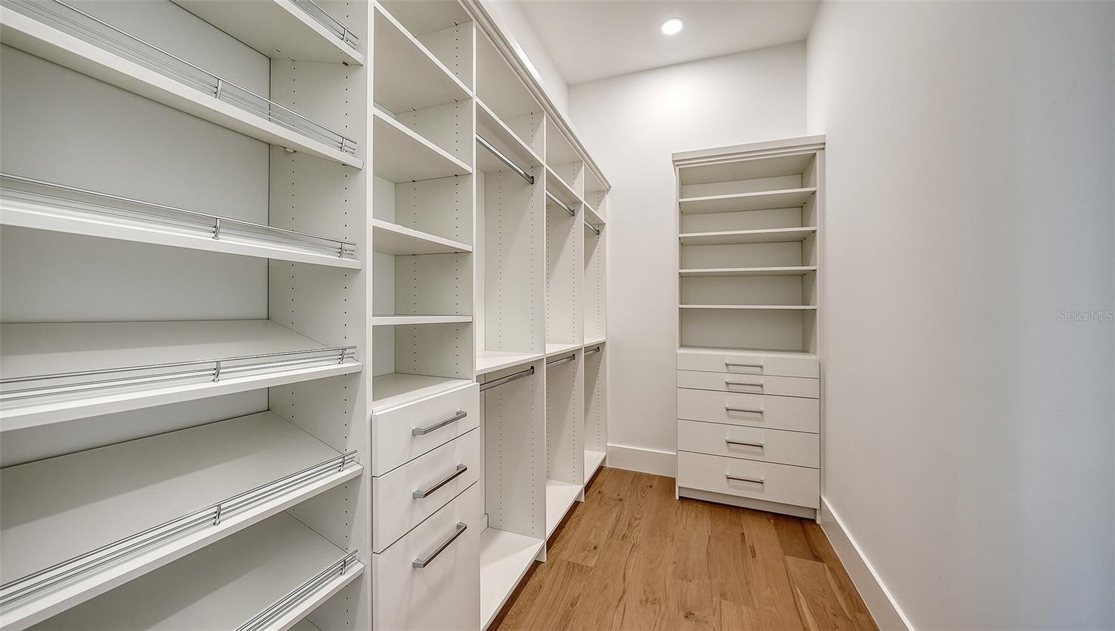 OYSTER BAY ESTATES - Residential