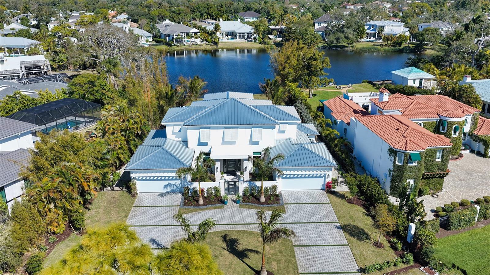 1521 S LAKE SHORE DRIVE