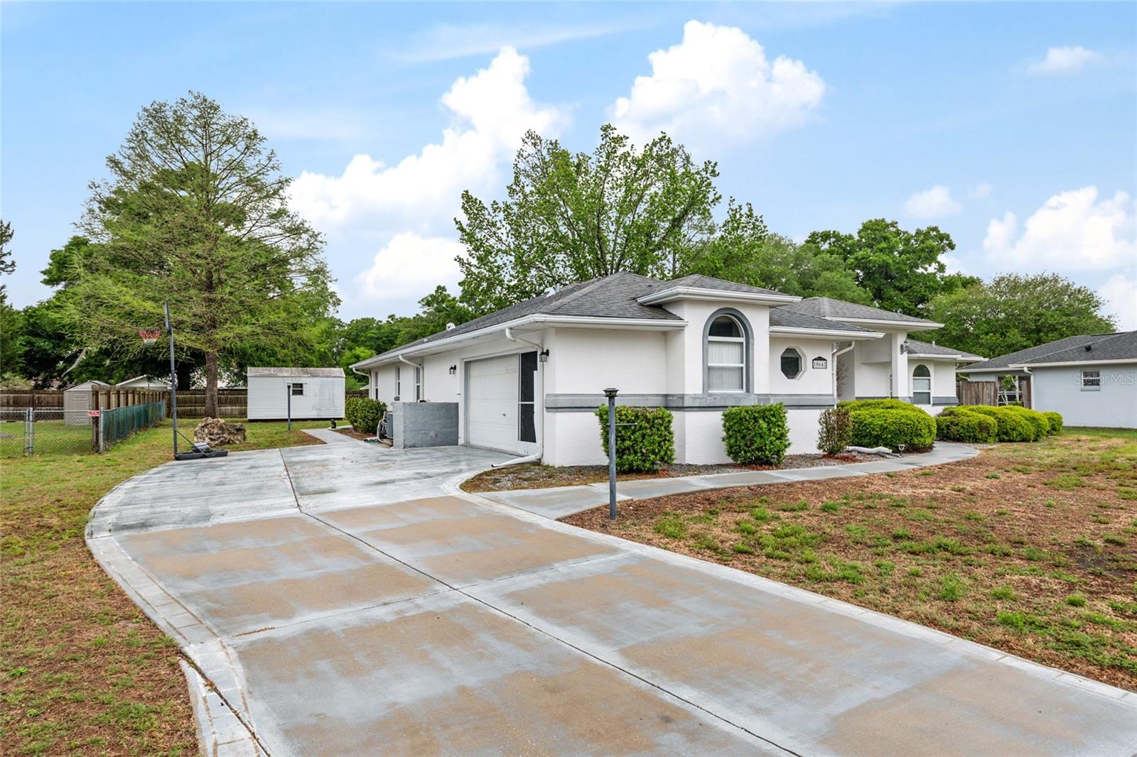 KINGS COURT - Residential