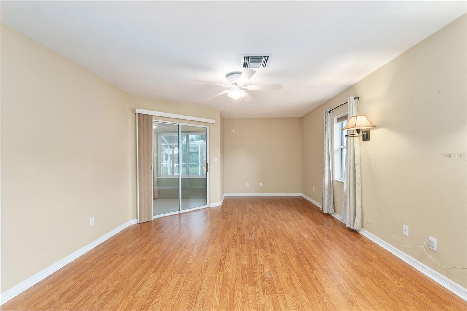 KINGS COURT - Residential