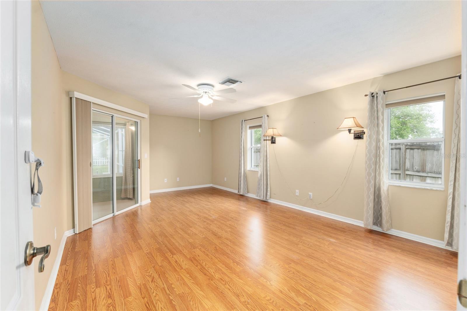 KINGS COURT - Residential