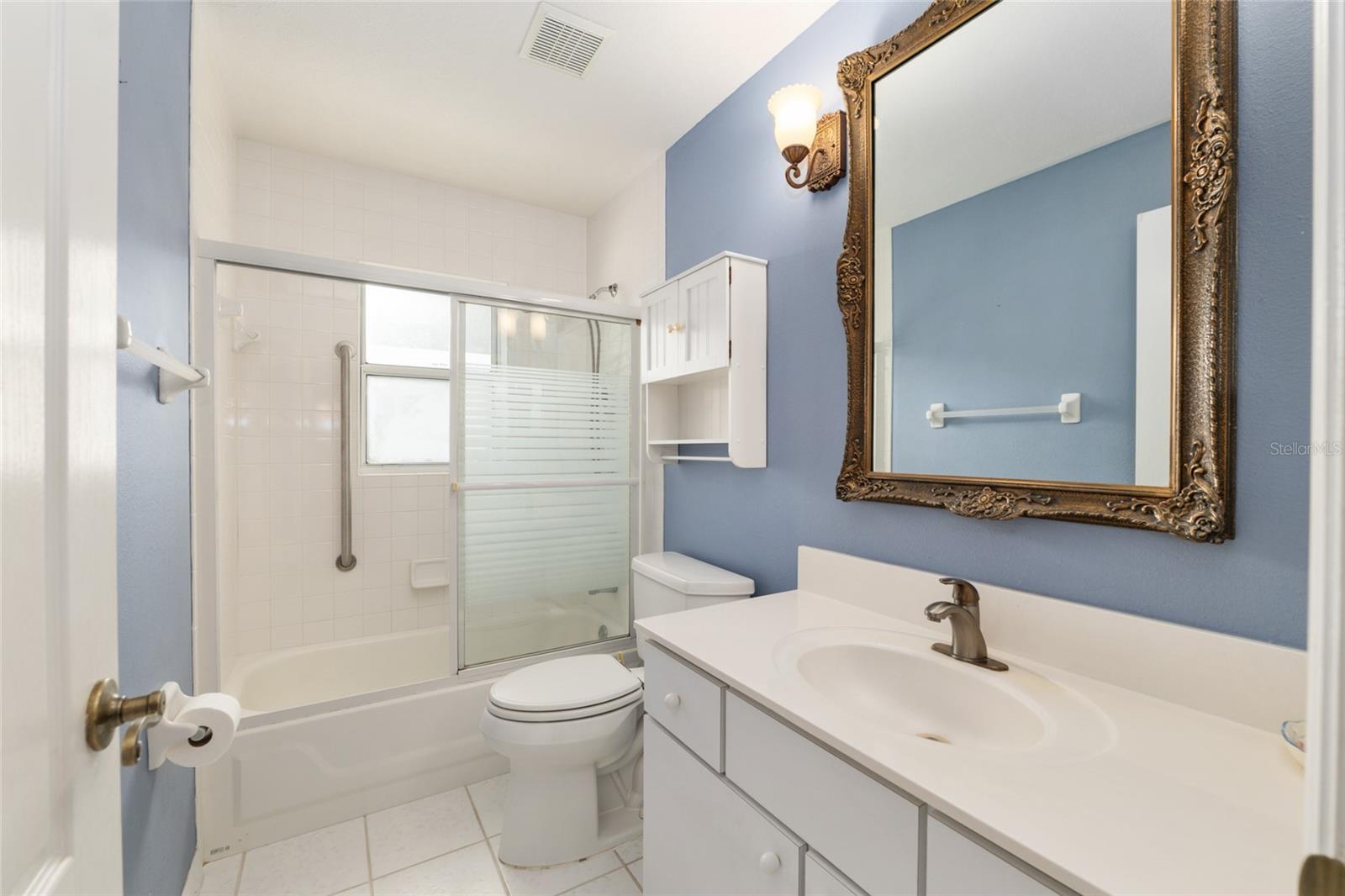 KINGS COURT - Residential