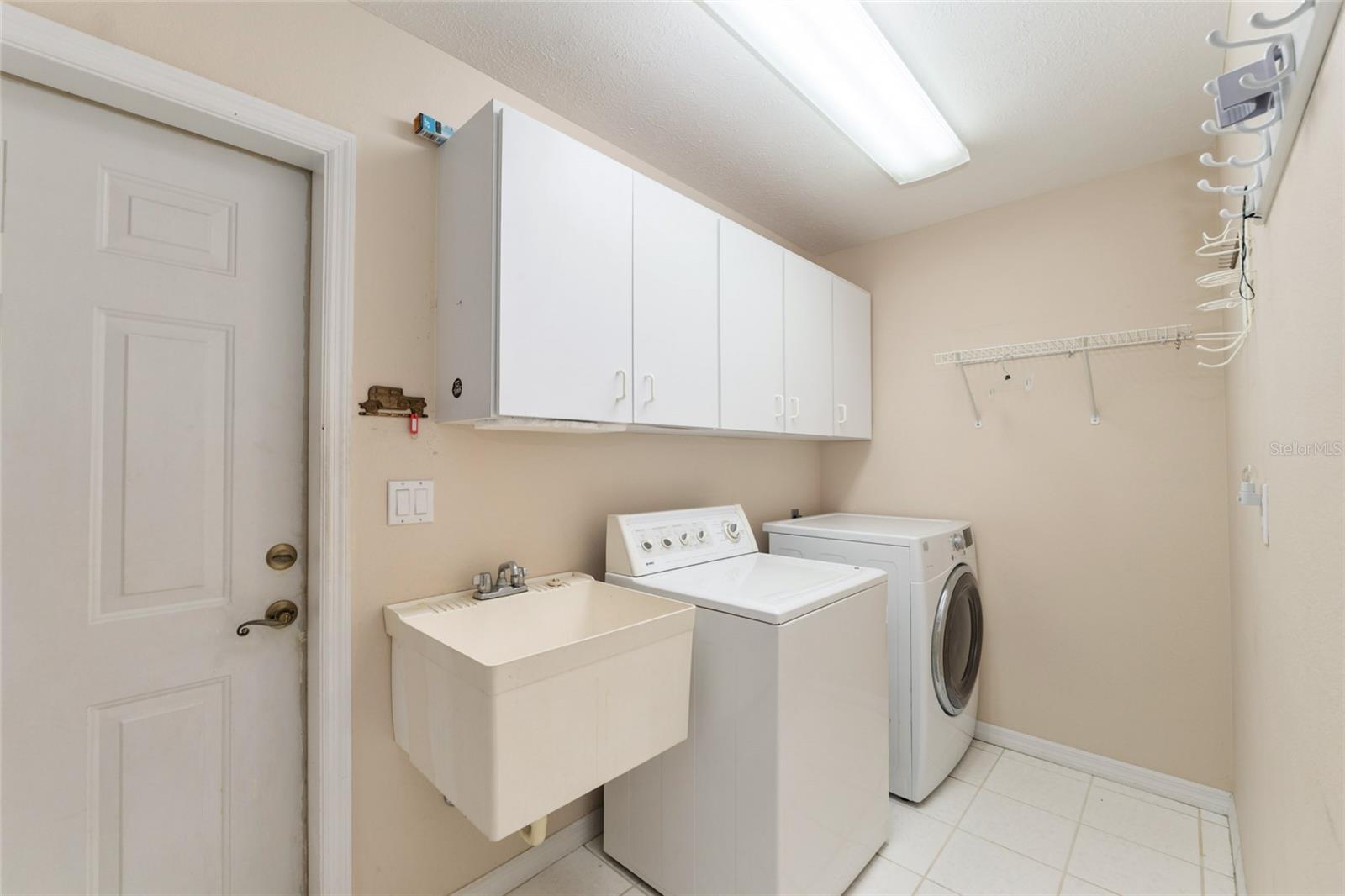 KINGS COURT - Residential