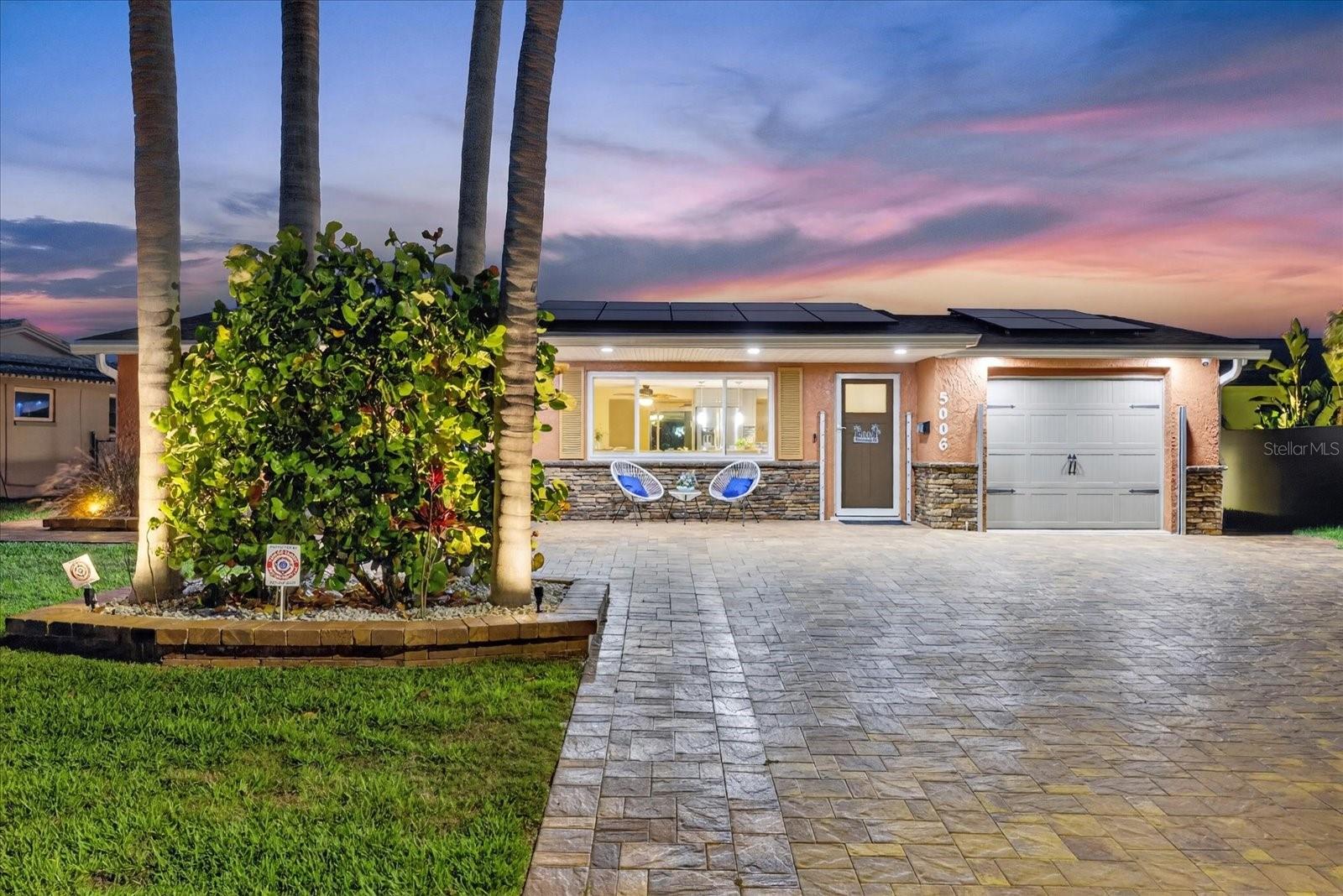 FLOR A MAR - Residential