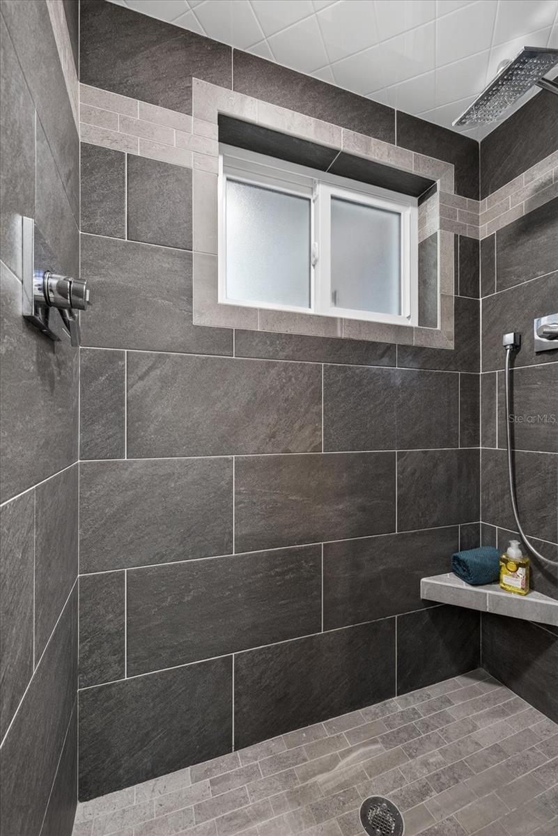 FLOR A MAR - Residential