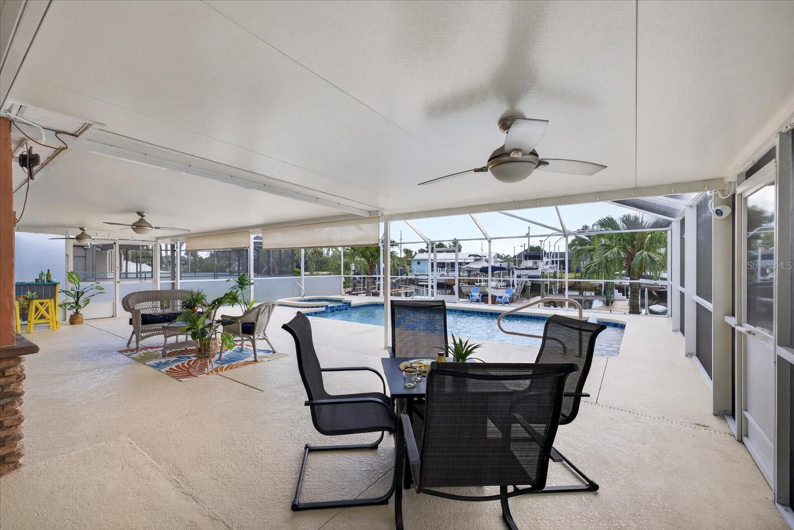 FLOR A MAR - Residential