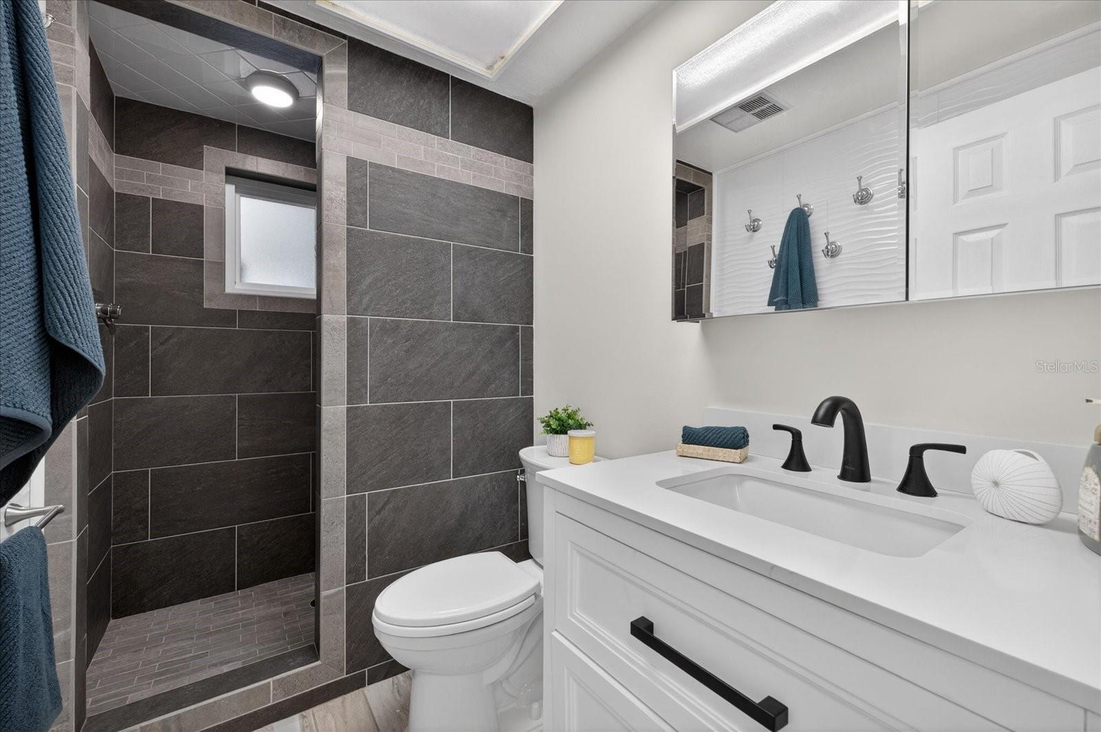 FLOR A MAR - Residential