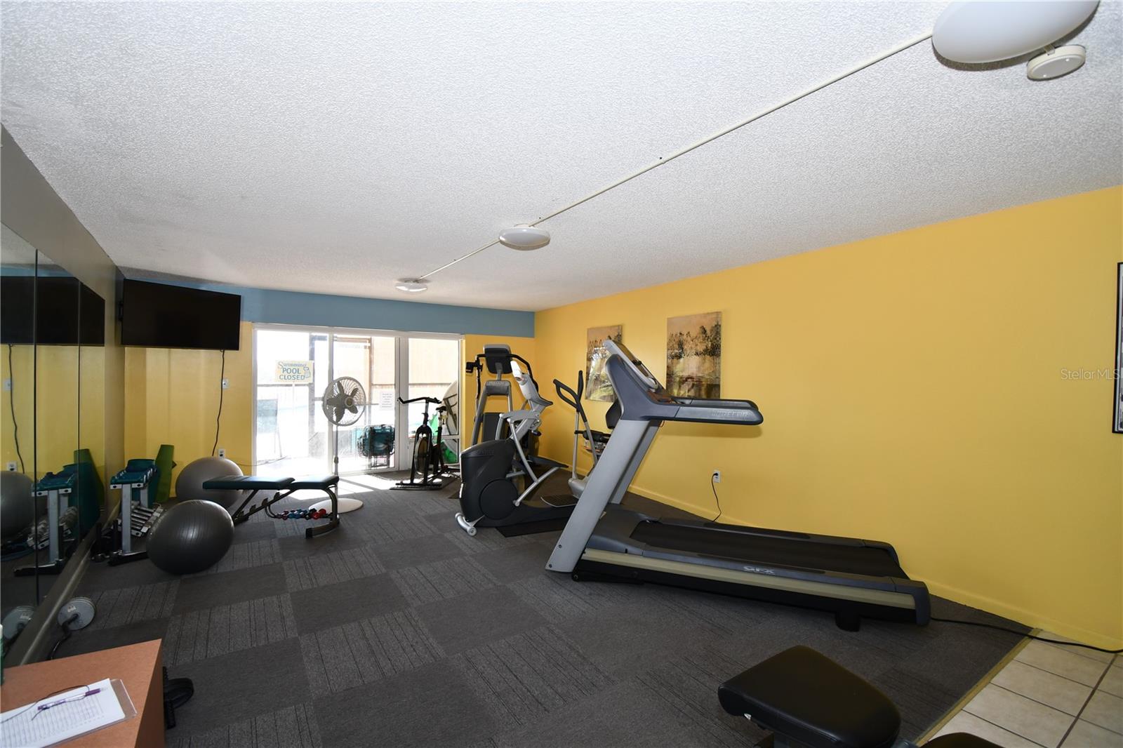 MOUNT DORA VILLA DORA CONDO UNIT 01 - Residential