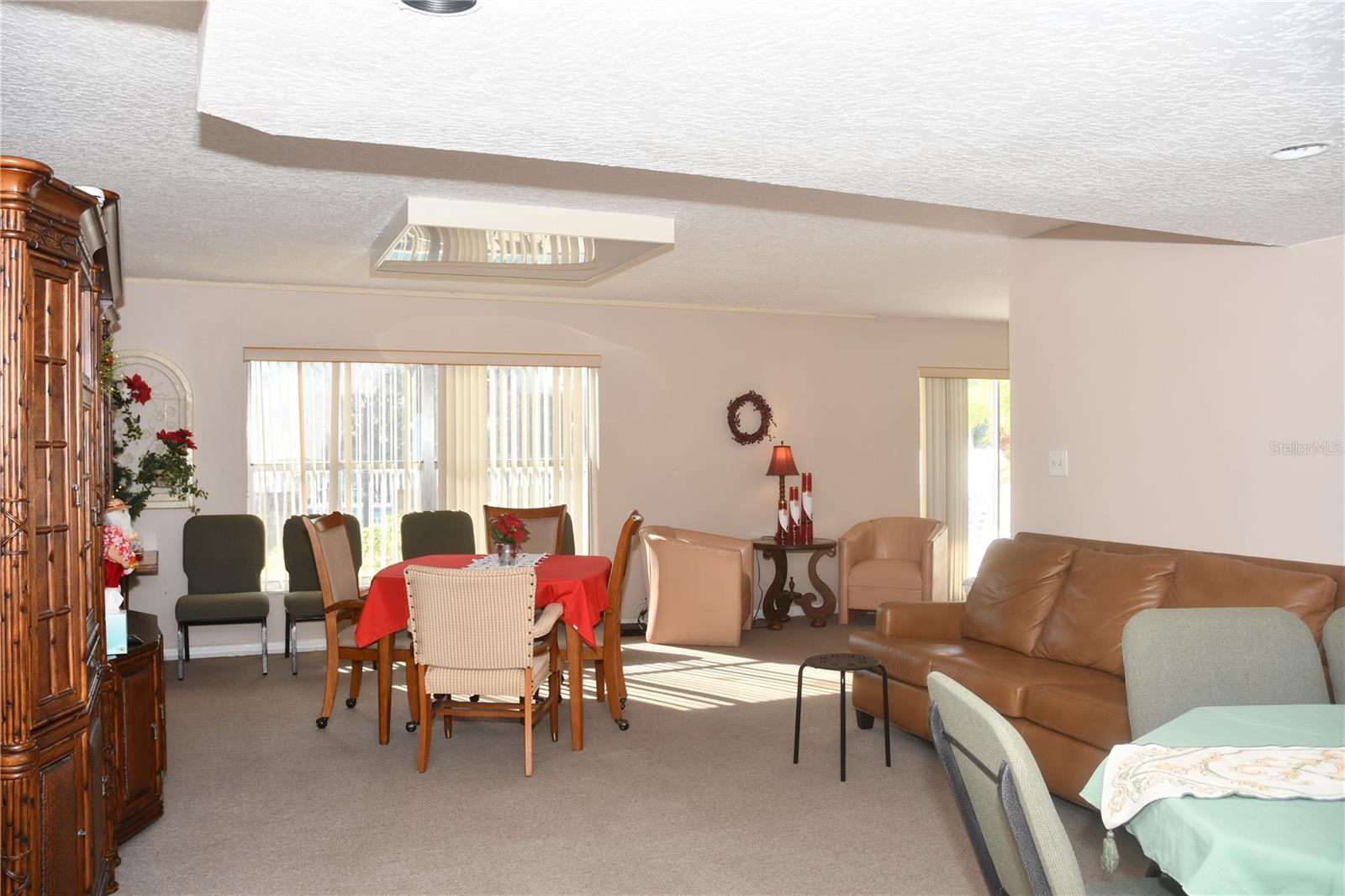 MOUNT DORA VILLA DORA CONDO UNIT 01 - Residential