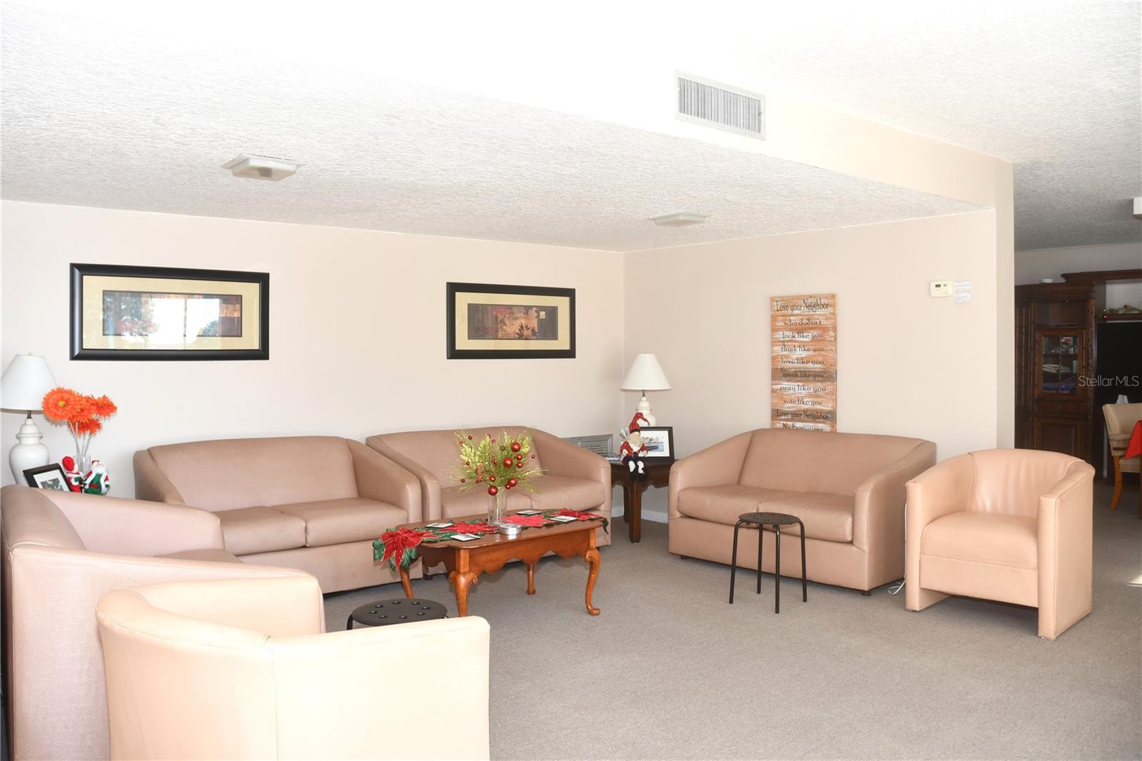 MOUNT DORA VILLA DORA CONDO UNIT 01 - Residential