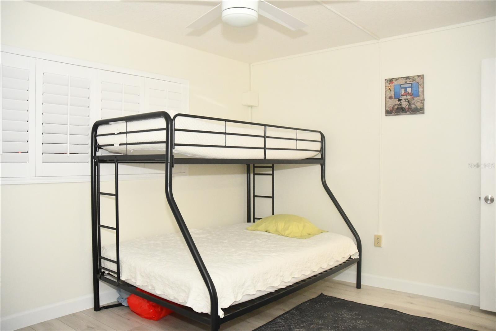 MOUNT DORA VILLA DORA CONDO UNIT 01 - Residential