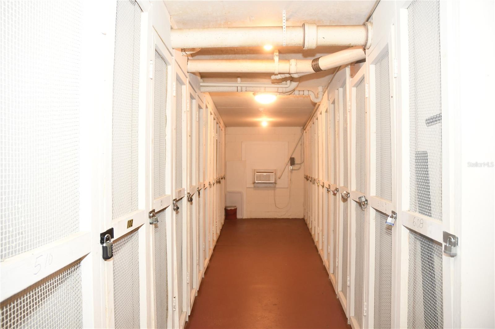 MOUNT DORA VILLA DORA CONDO UNIT 01 - Residential