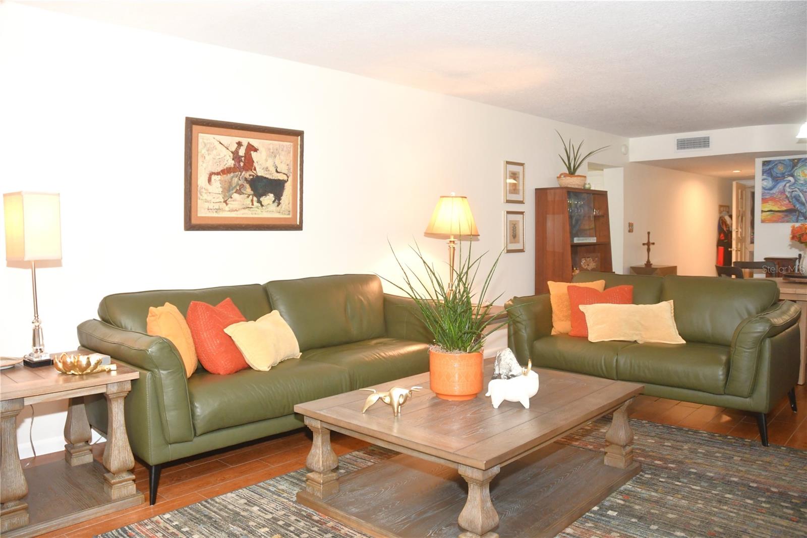 MOUNT DORA VILLA DORA CONDO UNIT 01 - Residential