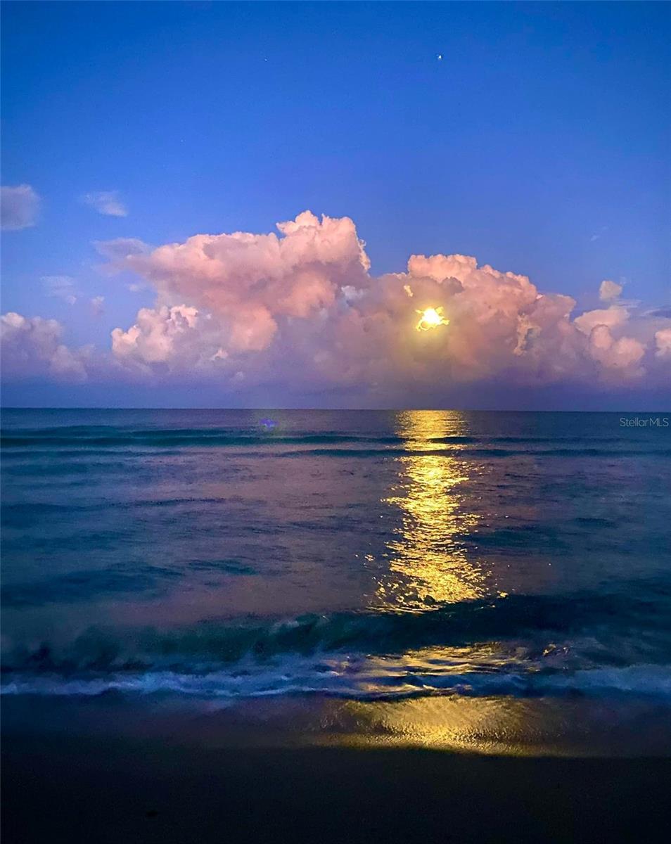 GULF TWIN TOWERS - Residential