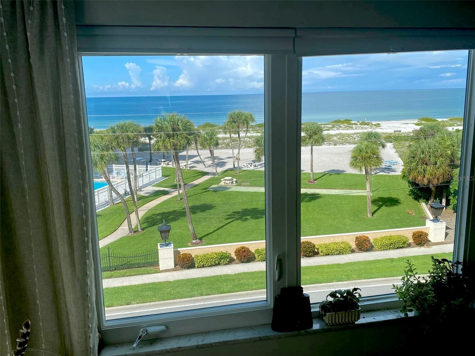 GULF TWIN TOWERS - Residential