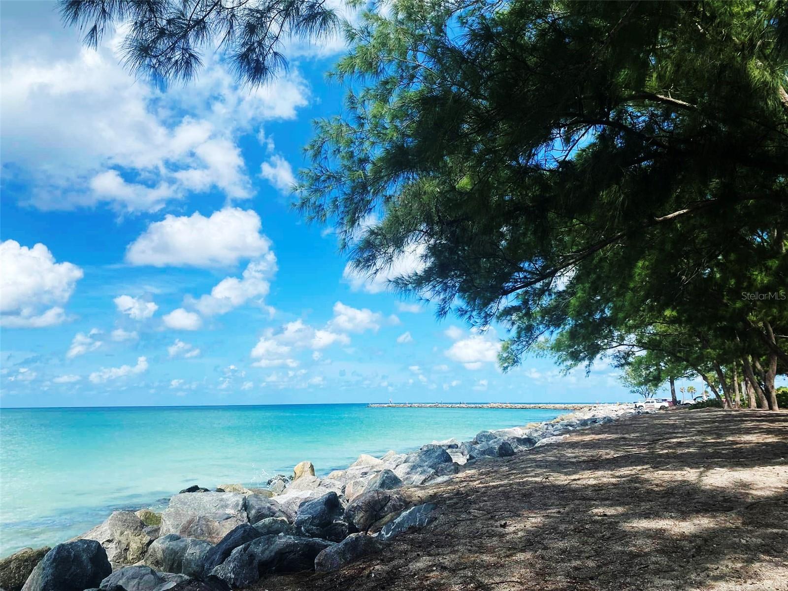 GULF TWIN TOWERS - Residential