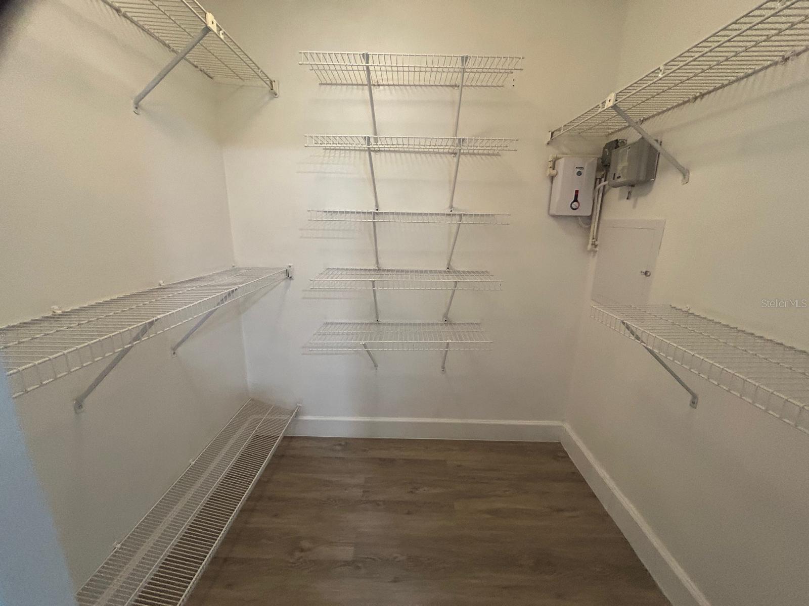 GULF GATE GARDENS - Residential Lease