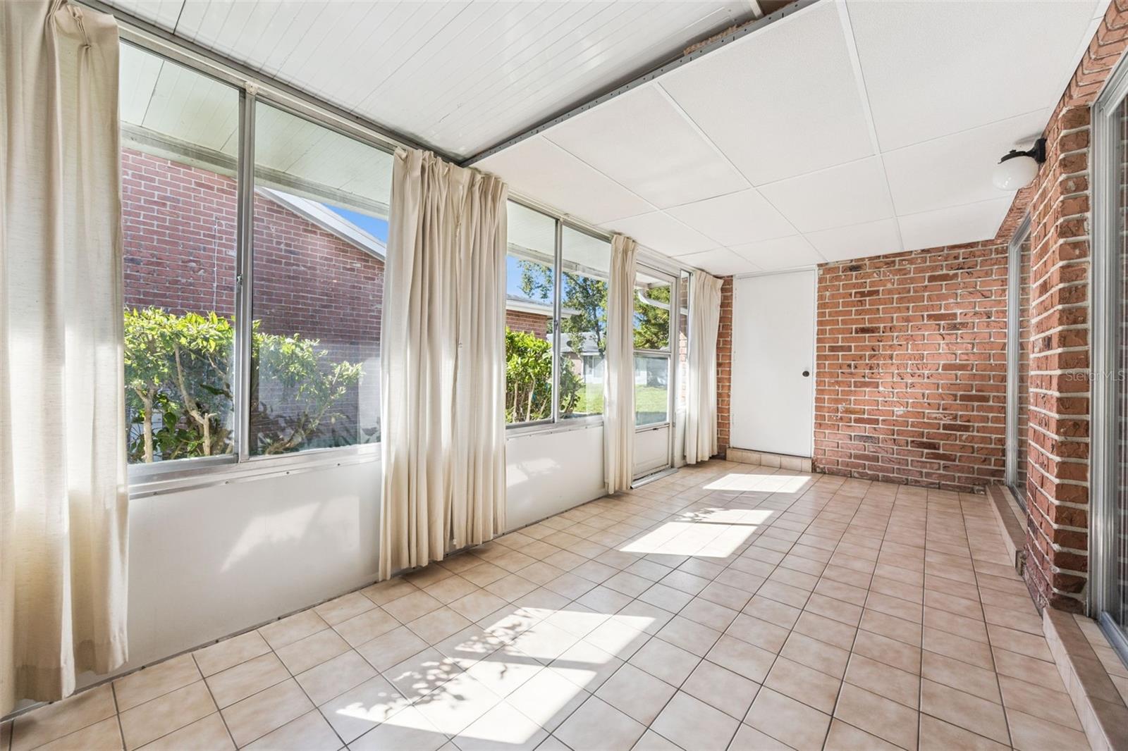 CANDLEWYCK EAST REP 01 - Residential