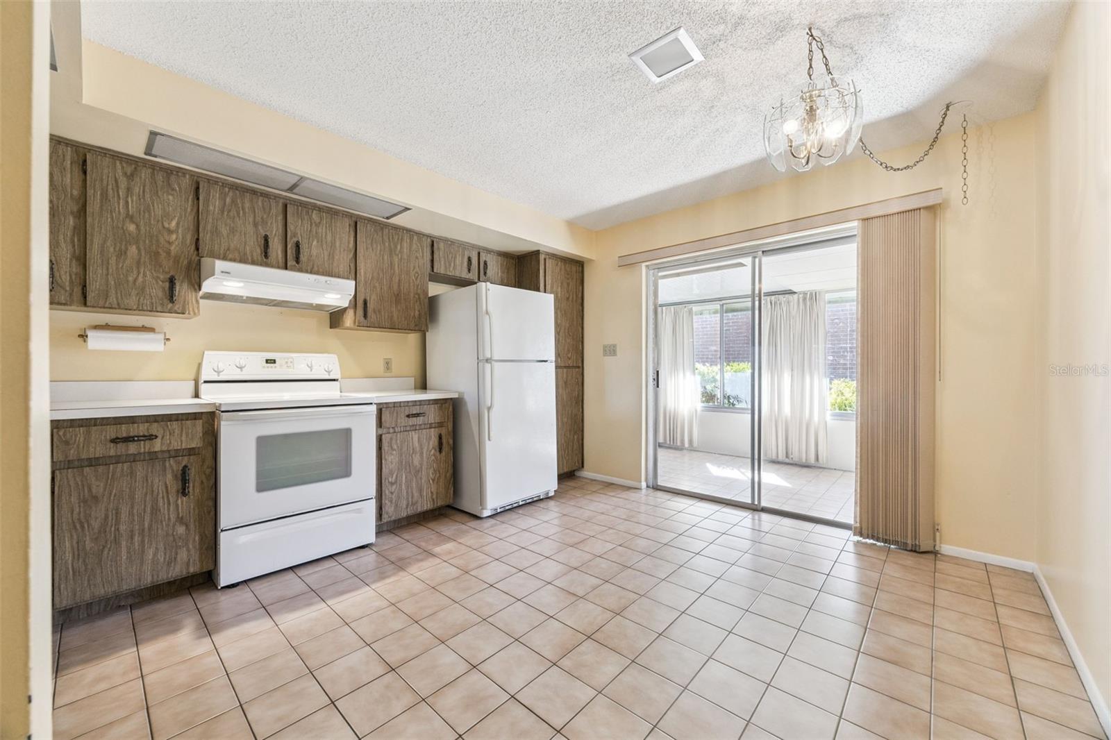 CANDLEWYCK EAST REP 01 - Residential