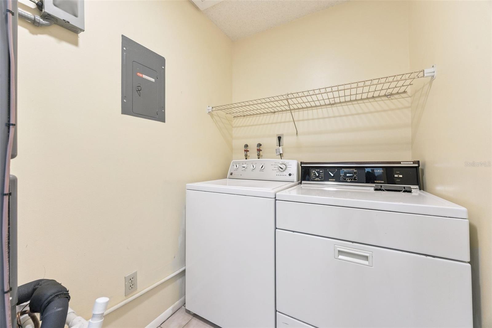 CANDLEWYCK EAST REP 01 - Residential