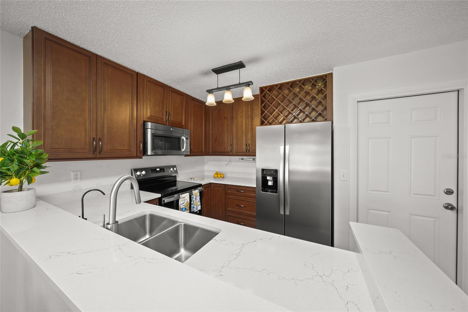 4198 OAKHURST CIRCLE W 3147
