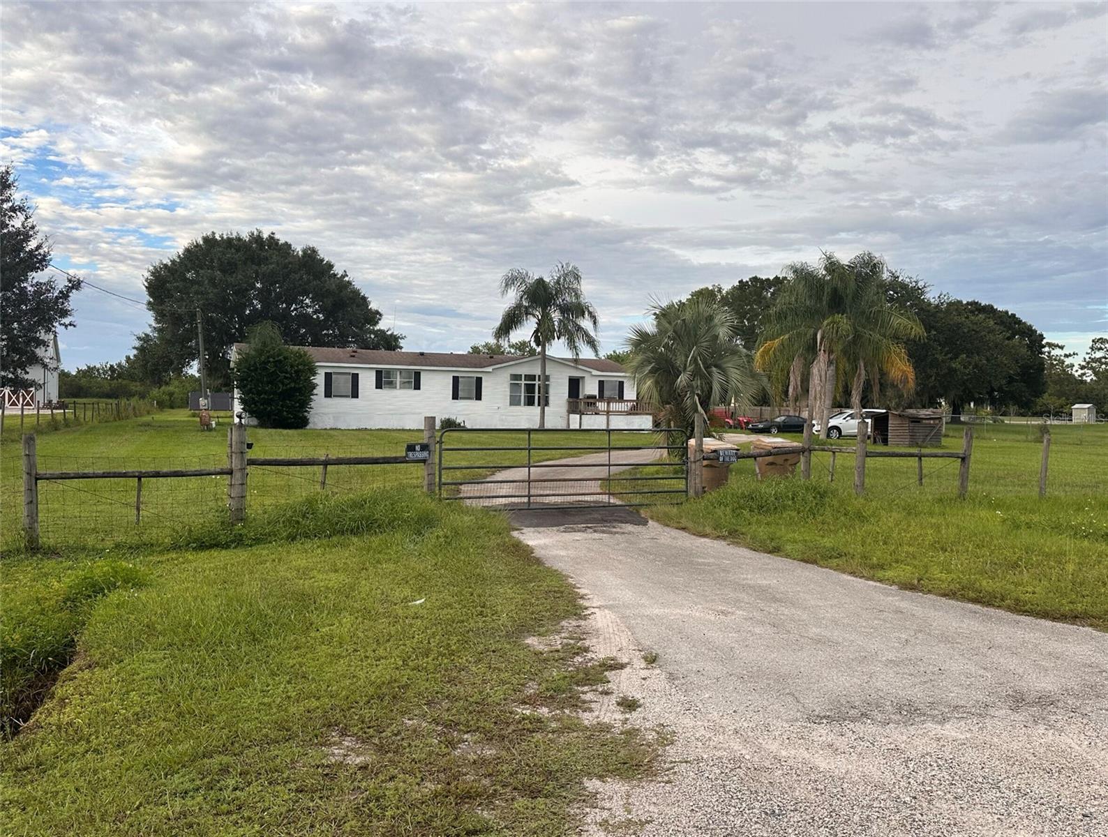 More photos coming soon! Seller Motivated!
Build your dream home on this 2.2-acre property, centrally located in Saint Cloud, Florida. With 2,008 sq ft of living space and no HOA restrictions, this property offers freedom and flexibility that’s hard to find in today’s market.
Surrounded by beautiful homes in a great neighborhood, the location strikes the perfect balance between privacy and convenience—giving you the room to create your ideal lifestyle while staying close to schools, shopping, dining, and major roadways.
Whether you’re looking to design a custom estate, add outdoor living spaces, or enjoy wide-open land for family and recreation, this listing has endless potential.
Opportunities like this don’t last—schedule your showing today and see why this property is the perfect canvas for your dream home.