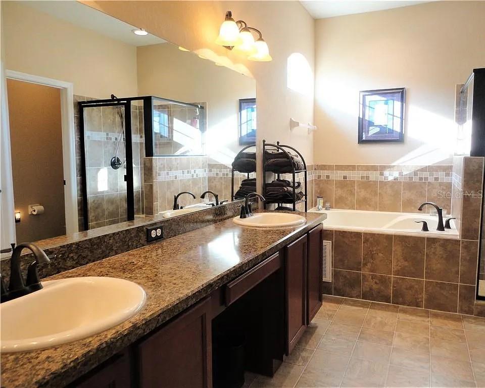 520 HIGHLAND MEADOWS AVENUE