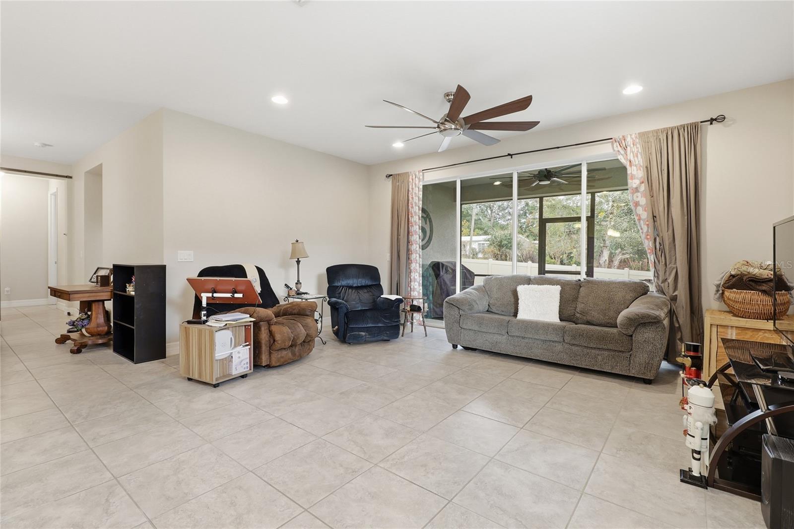 BENTLEY GREEN - Residential