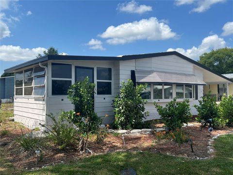 A home in LAKELAND