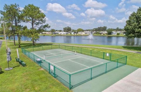 A home in LAKELAND