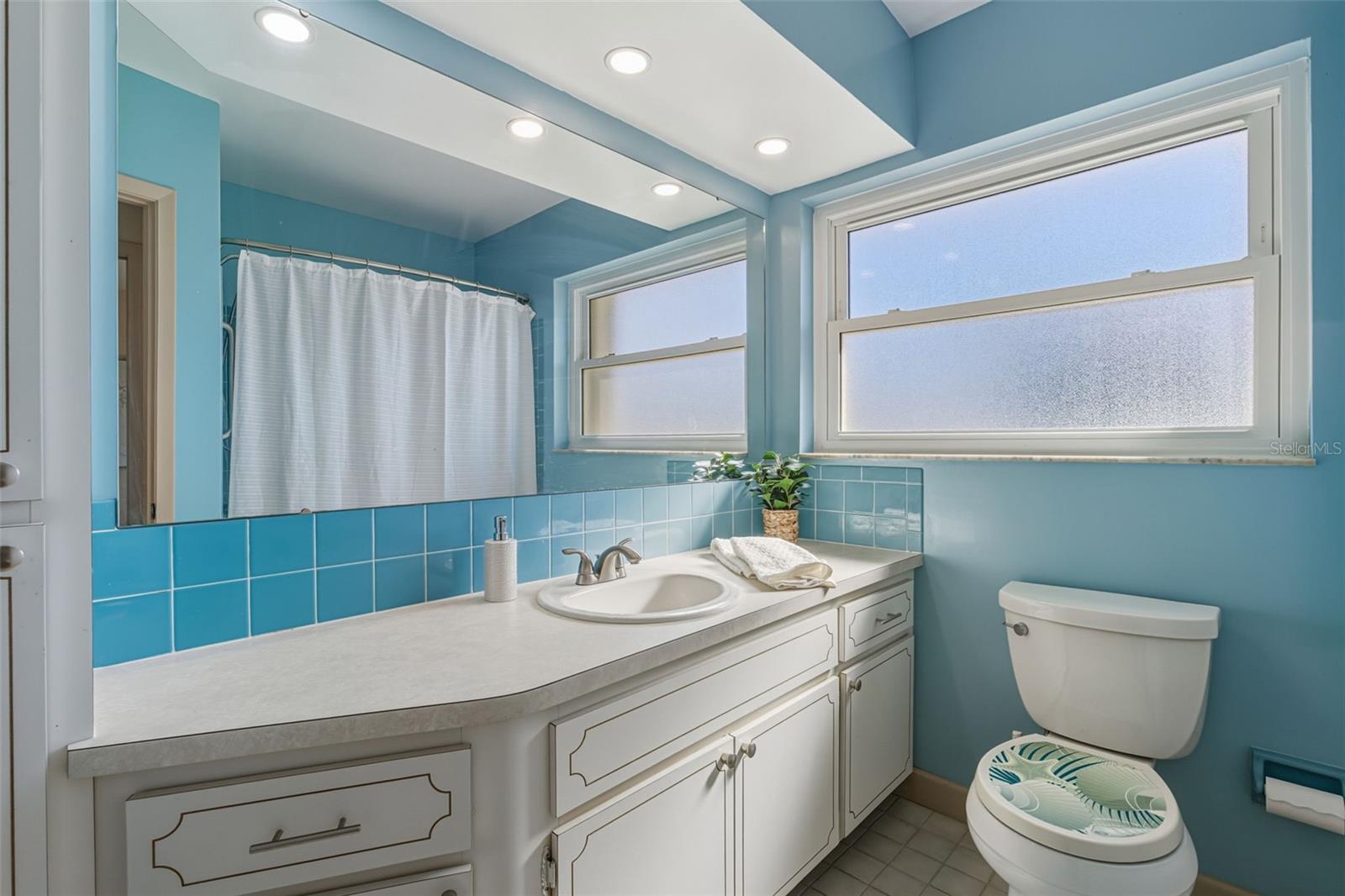 VENICE GARDENS - Residential