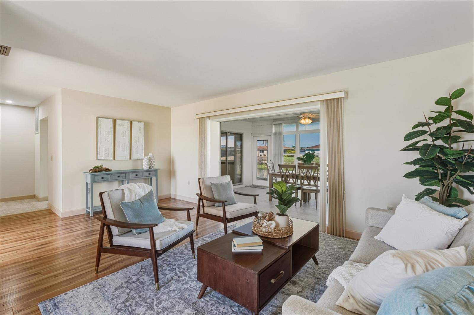 VENICE GARDENS - Residential