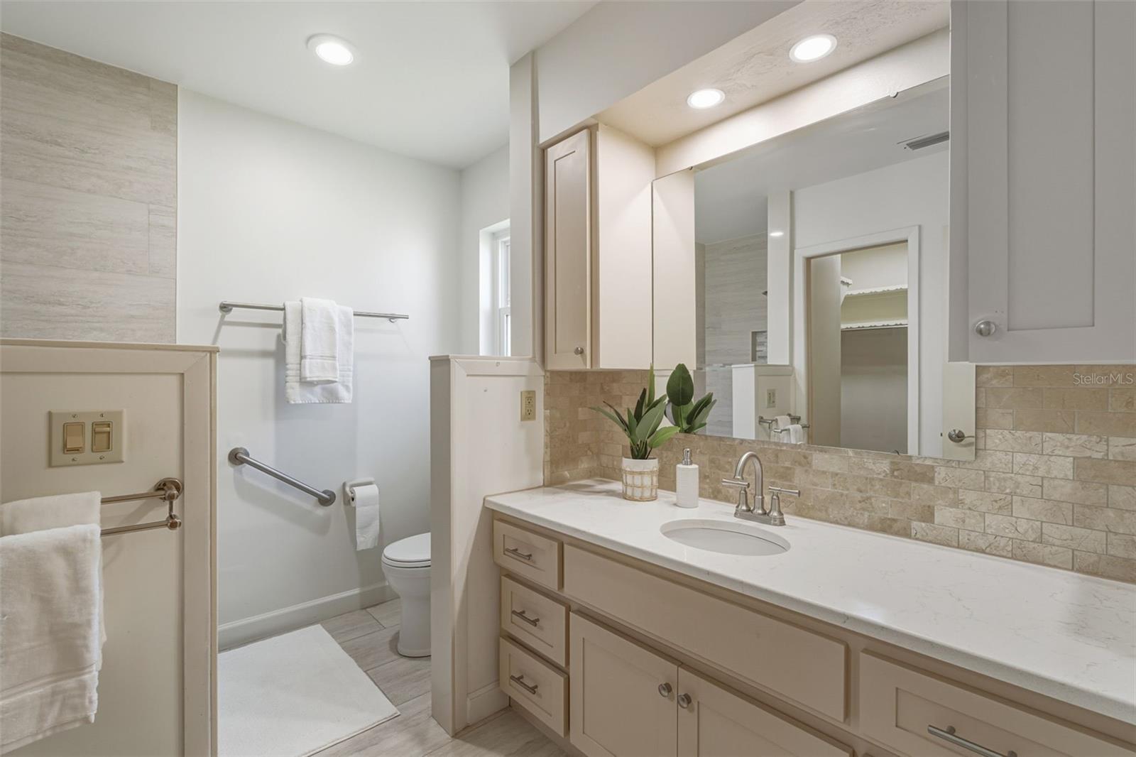 VENICE GARDENS - Residential