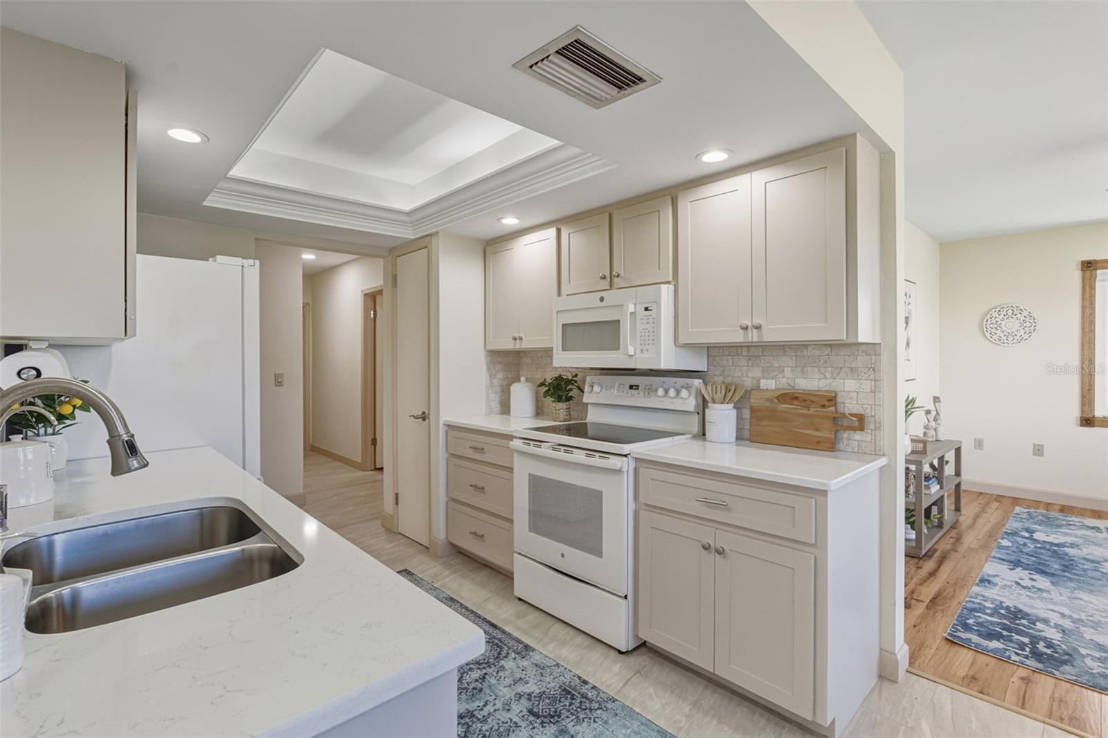 VENICE GARDENS - Residential