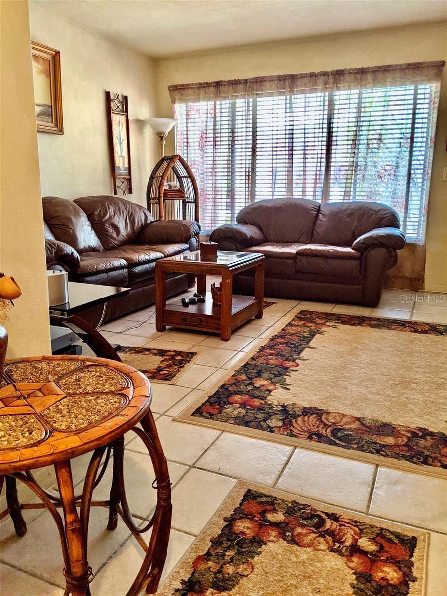 1257 DREW STREET 8