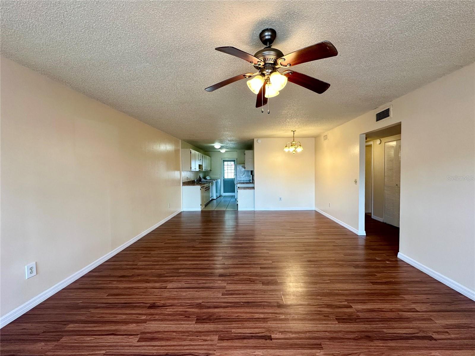 343 E ROSEWOOD LANE 343