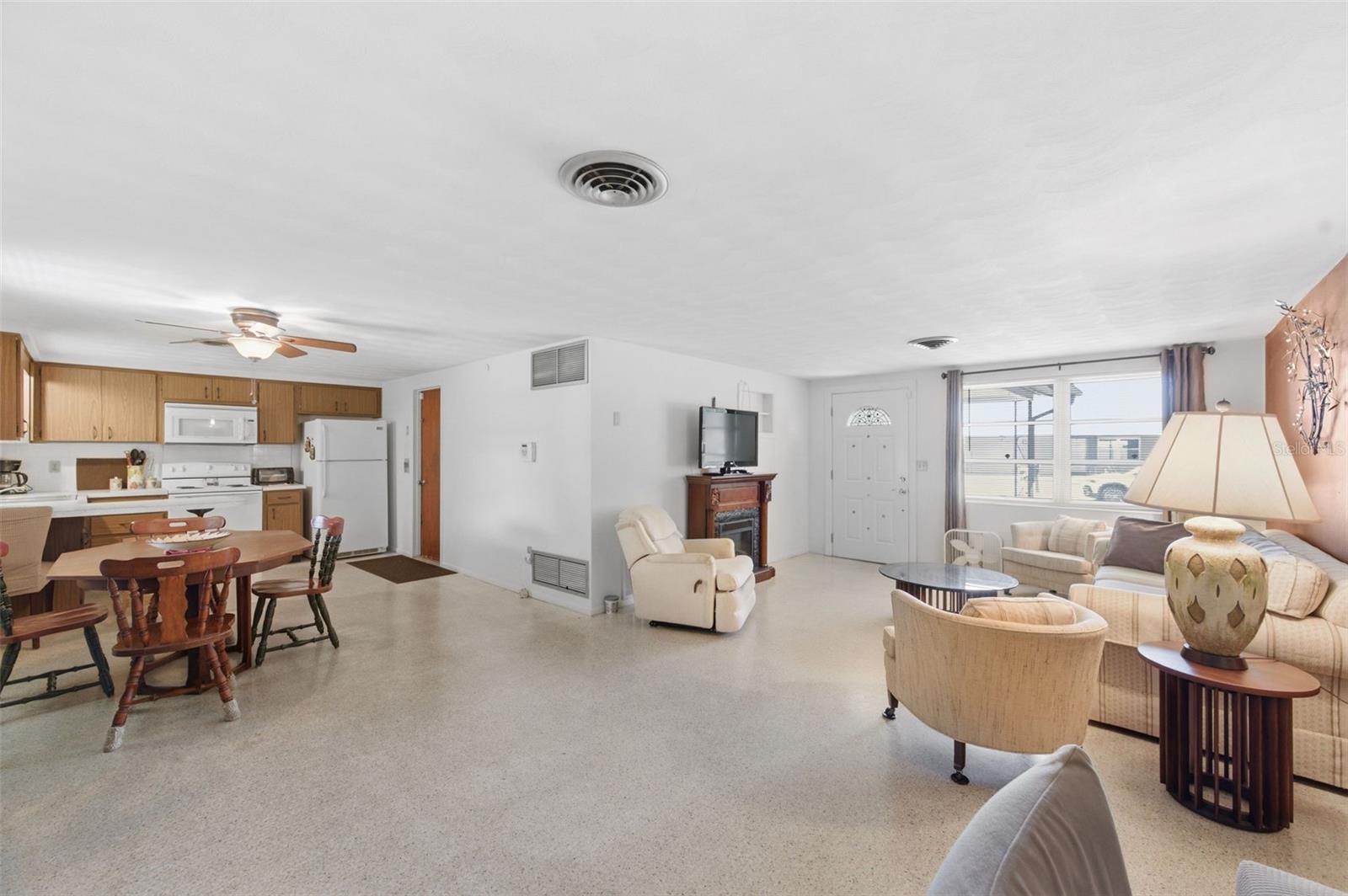 3904 REDWOOD DRIVE