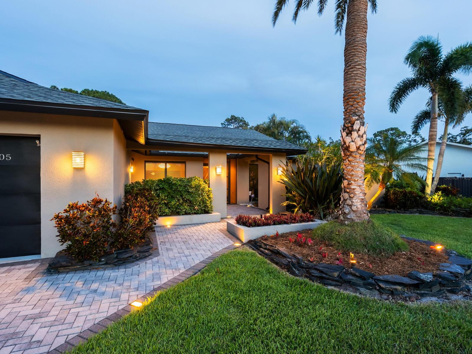 3905 COUNTRY VIEW DRIVE