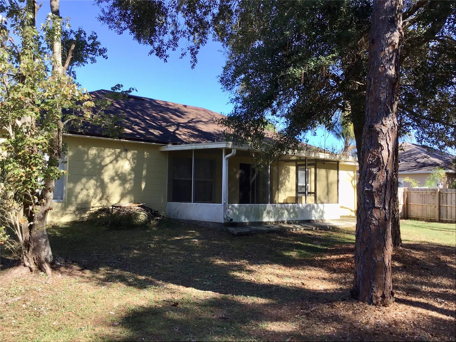 DELTONA LAKES UNIT 35 - Residential Lease