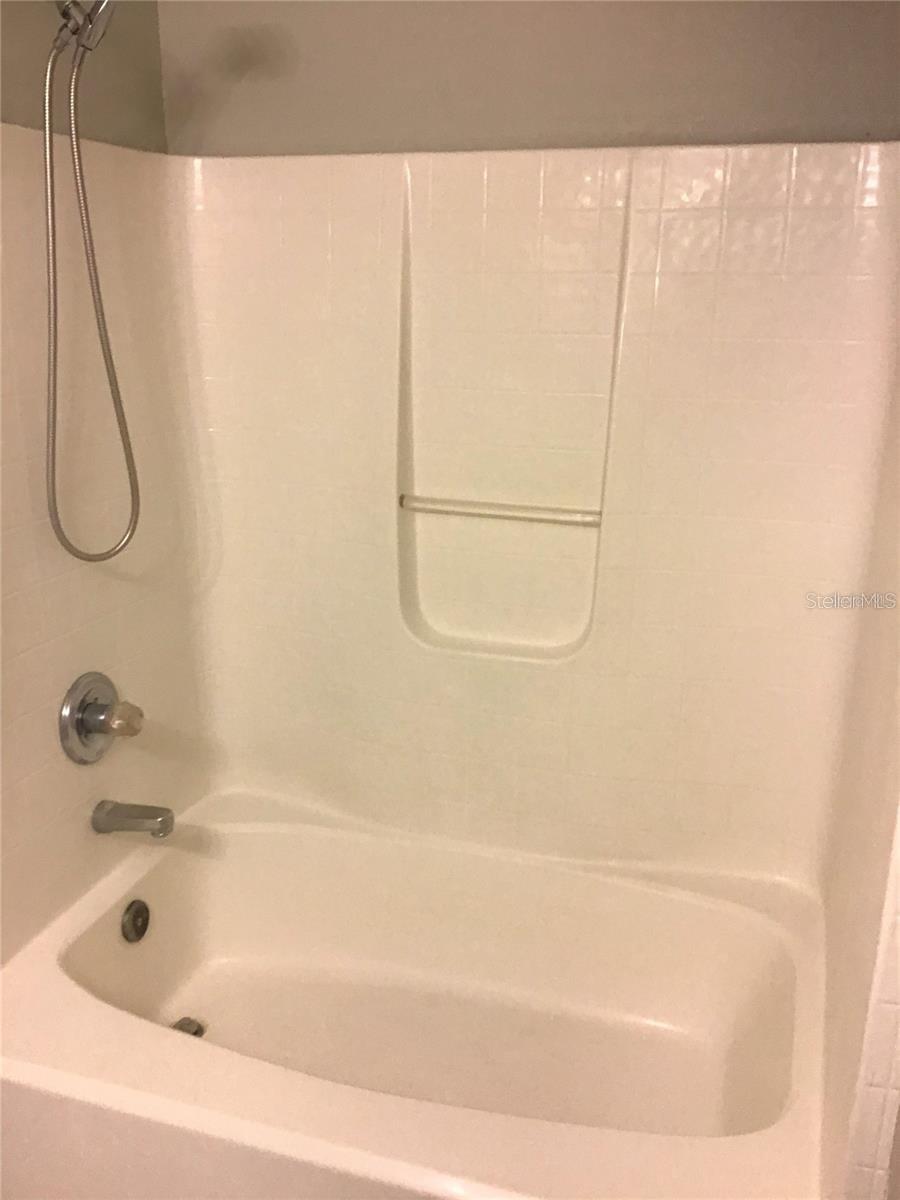 DELTONA LAKES UNIT 35 - Residential Lease