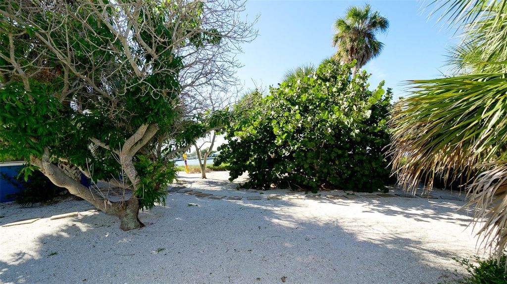 Photo of 627 Concord Lane, Holmes Beach, FL 34217 (MLS # A4675581)