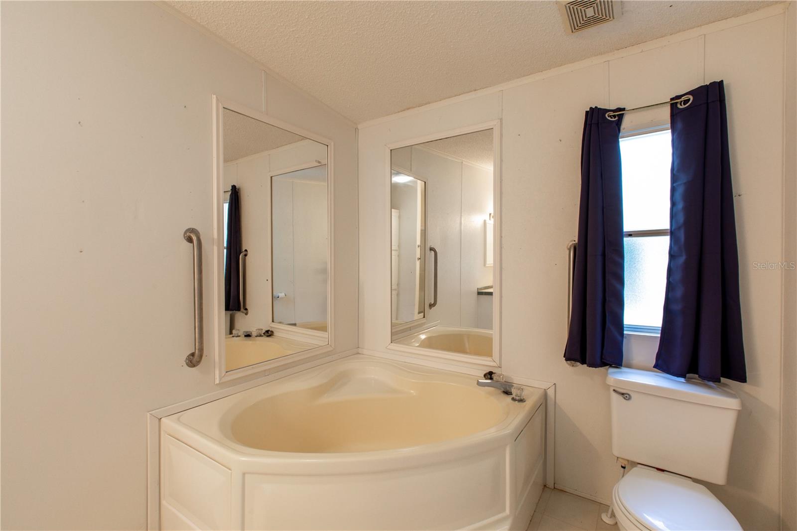 QUAIL HAMMOCK - Residential