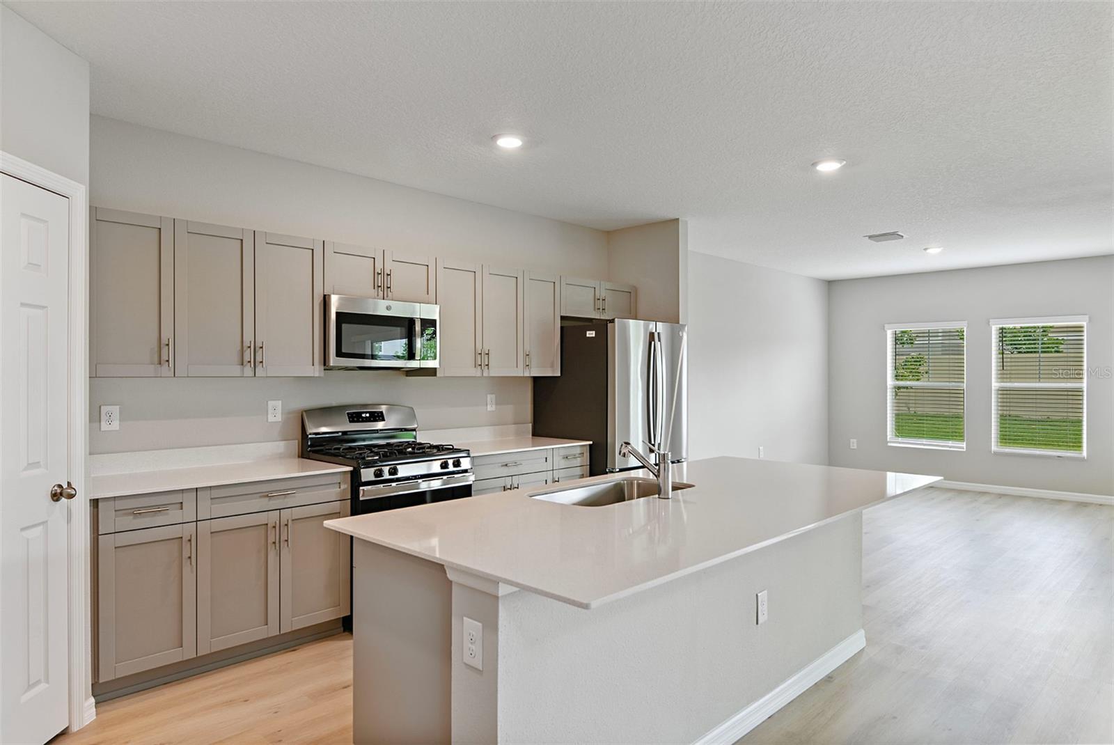 PASADENA LANDING - Residential
