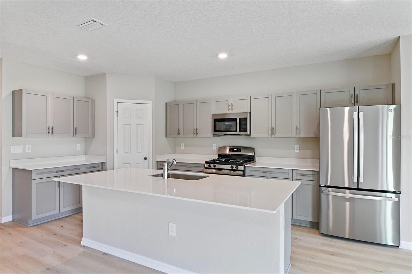 PASADENA LANDING - Residential