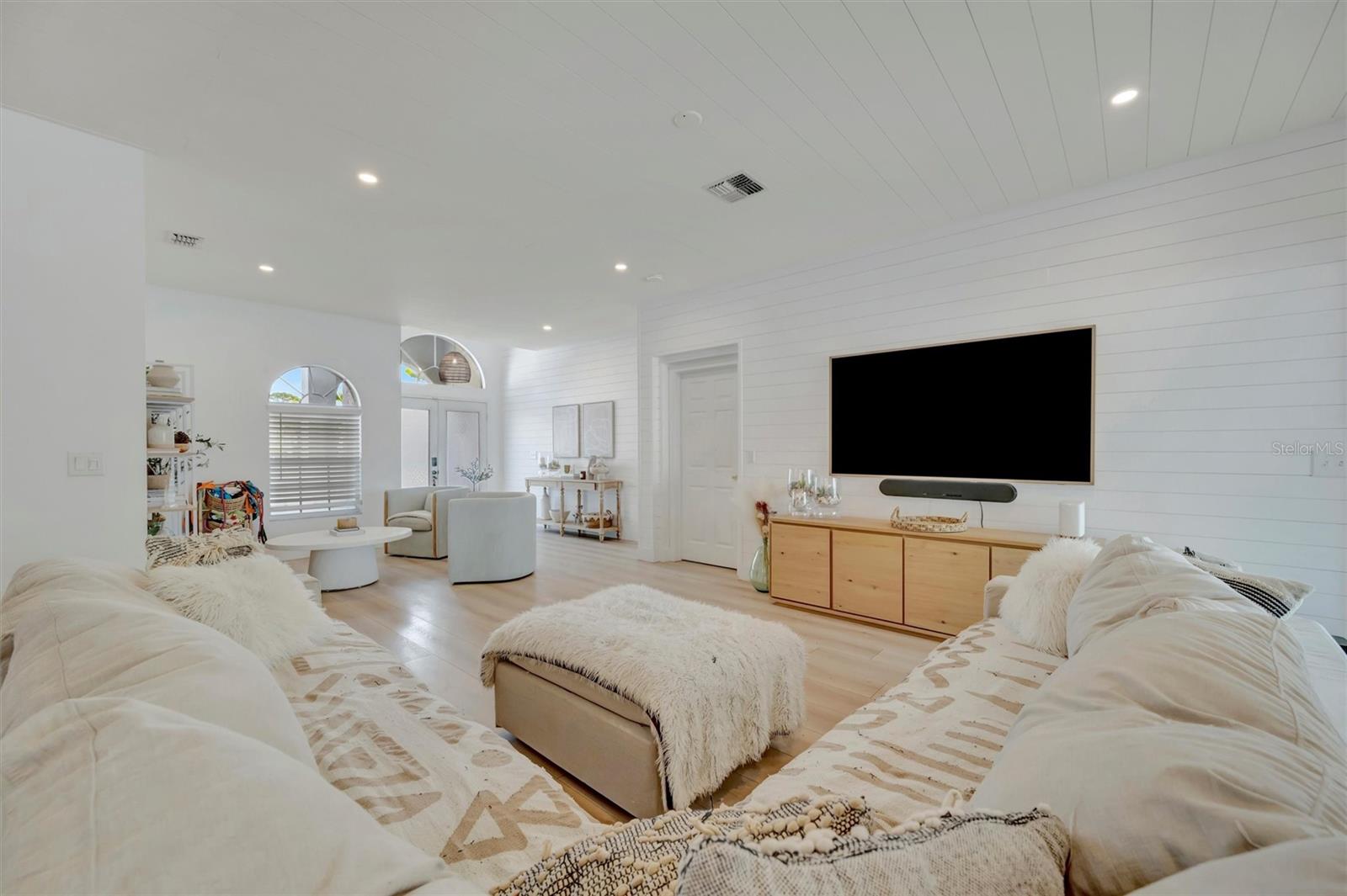 FOREST OAKS - Residential