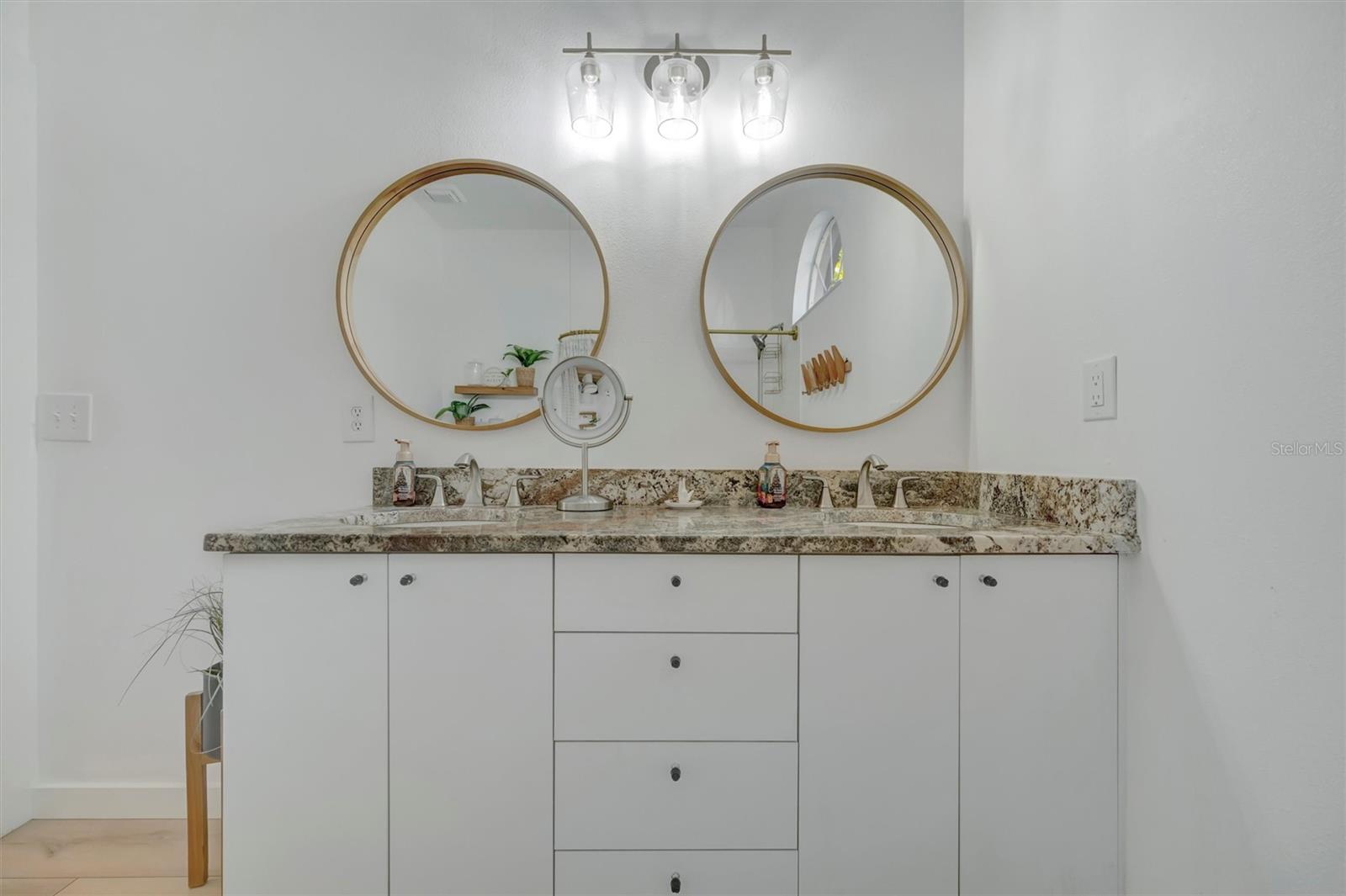 FOREST OAKS - Residential