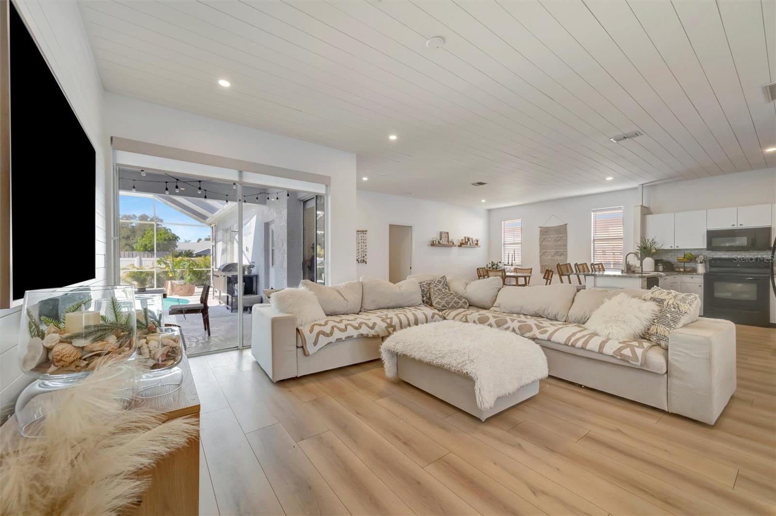 FOREST OAKS - Residential